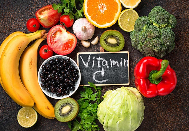 Bổ sung đầy đủ các thực phẩm giàu vitamin C, B12 và canxi 